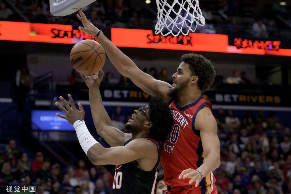 他的父亲在 他的父亲在